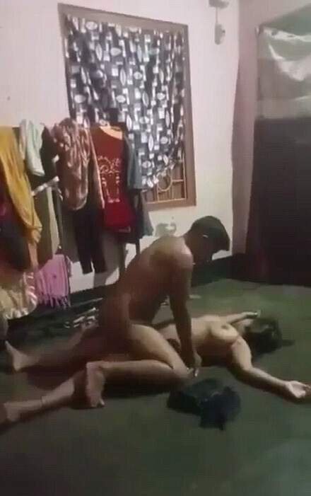 One guy indian desi xxx video enjoy with two girl mms