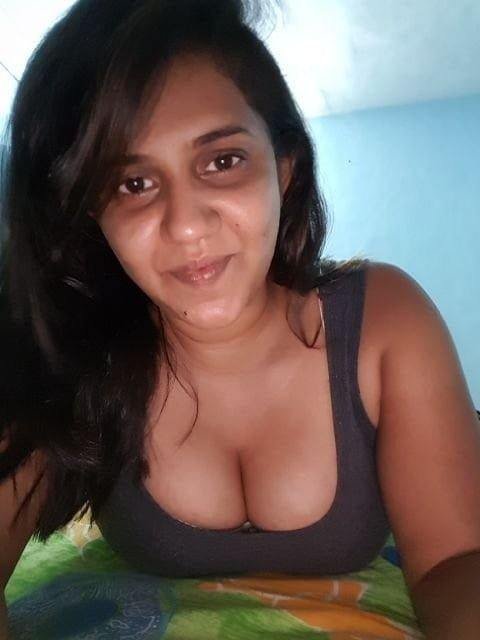Super hot indian milf babe boobs pics full nude pics collection (2)