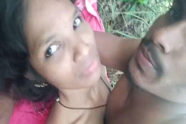 Desi sexy lover couple gujrati porn fuck in jungle mms