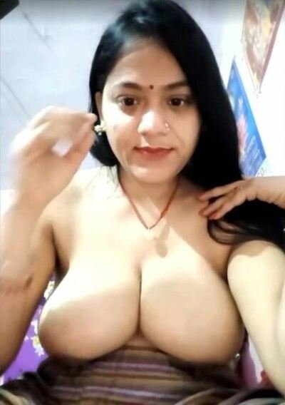 Very hottest big boobs savita bhabhi xvideo showing big tits mms