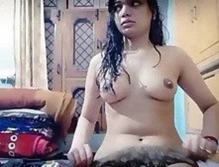 Very beautiful village girl desi porn tube show boobs pussy mms