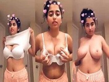 Very-hot-sexy-girl-indian-audio-porn-showing-big-tits-mms-HD.jpg