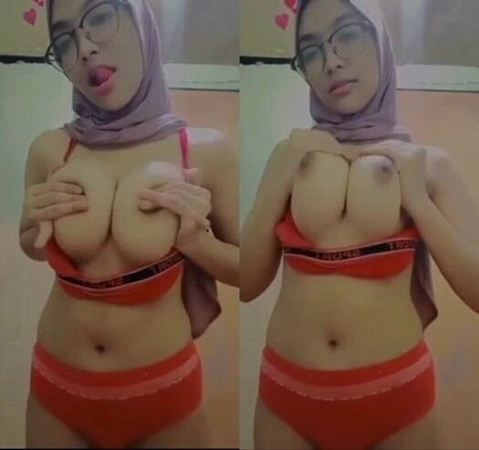 Muslim-hijabi-sexy-babe-arabxxl-big-tis-nude.jpg